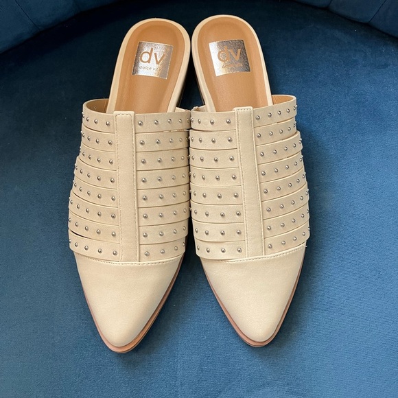 DV by Dolce Vita Cream Idilly Studded Mules - Picture 1 of 4